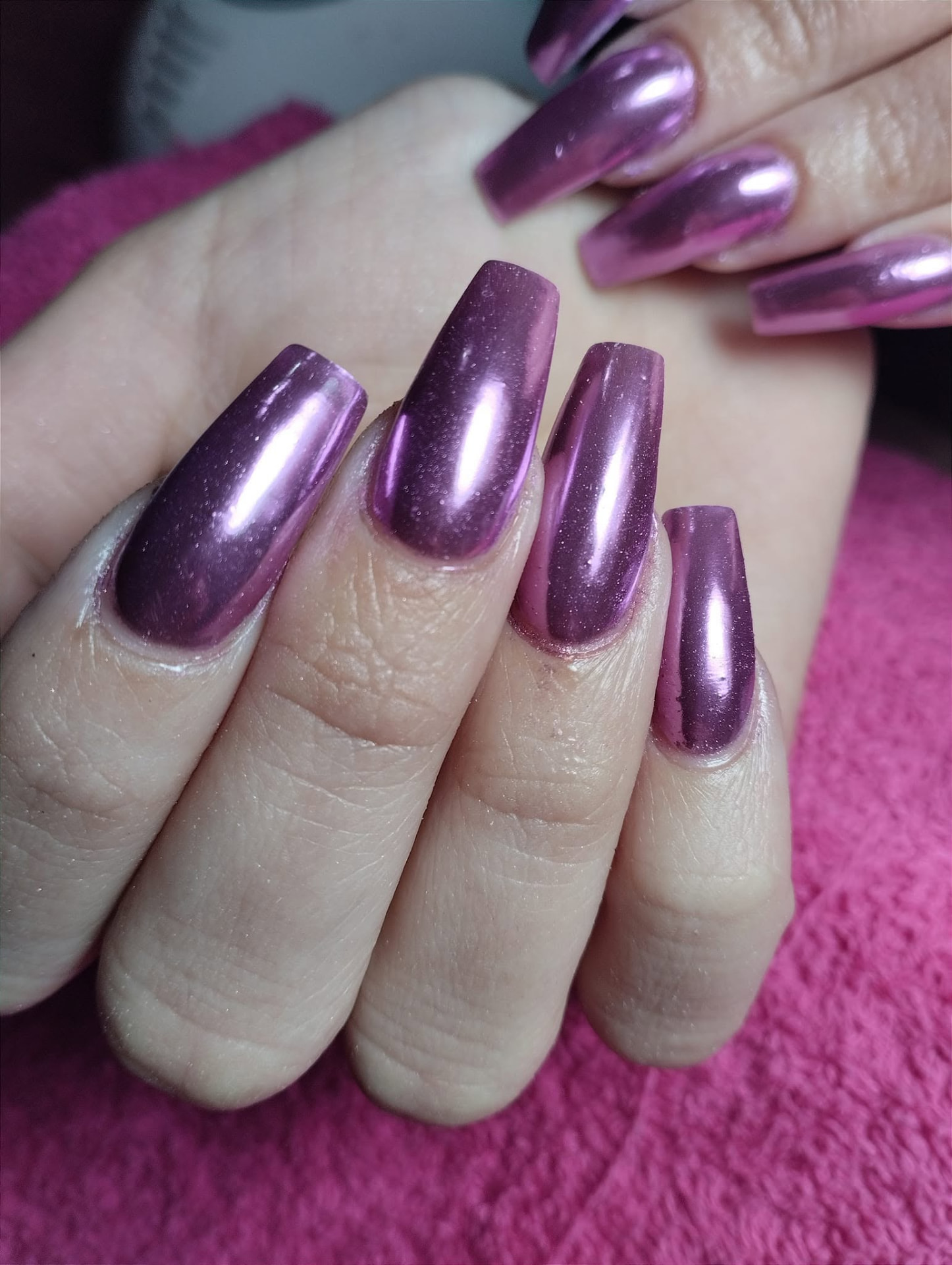 Long coffin nails with mauve chrome finish